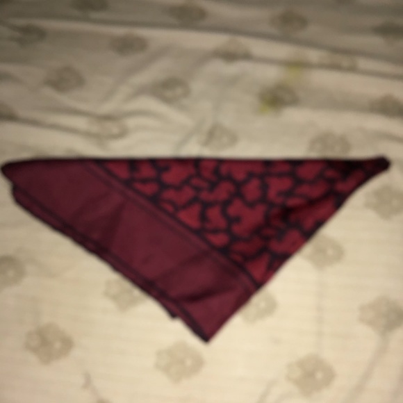 Red and black small silk handkerchief - Picture 4 of 8